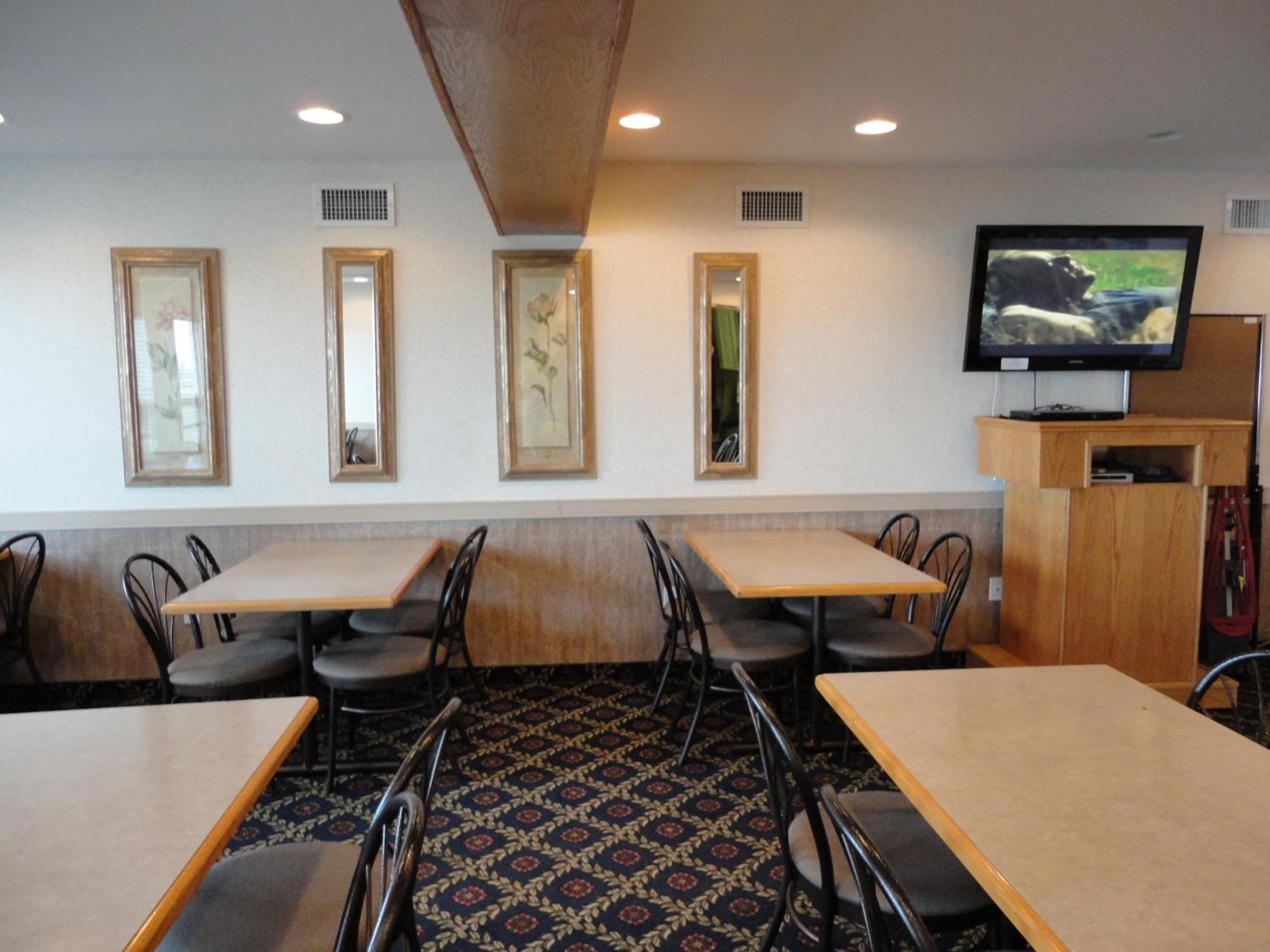 Weyburn Perfect Inns & Suites מראה חיצוני תמונה