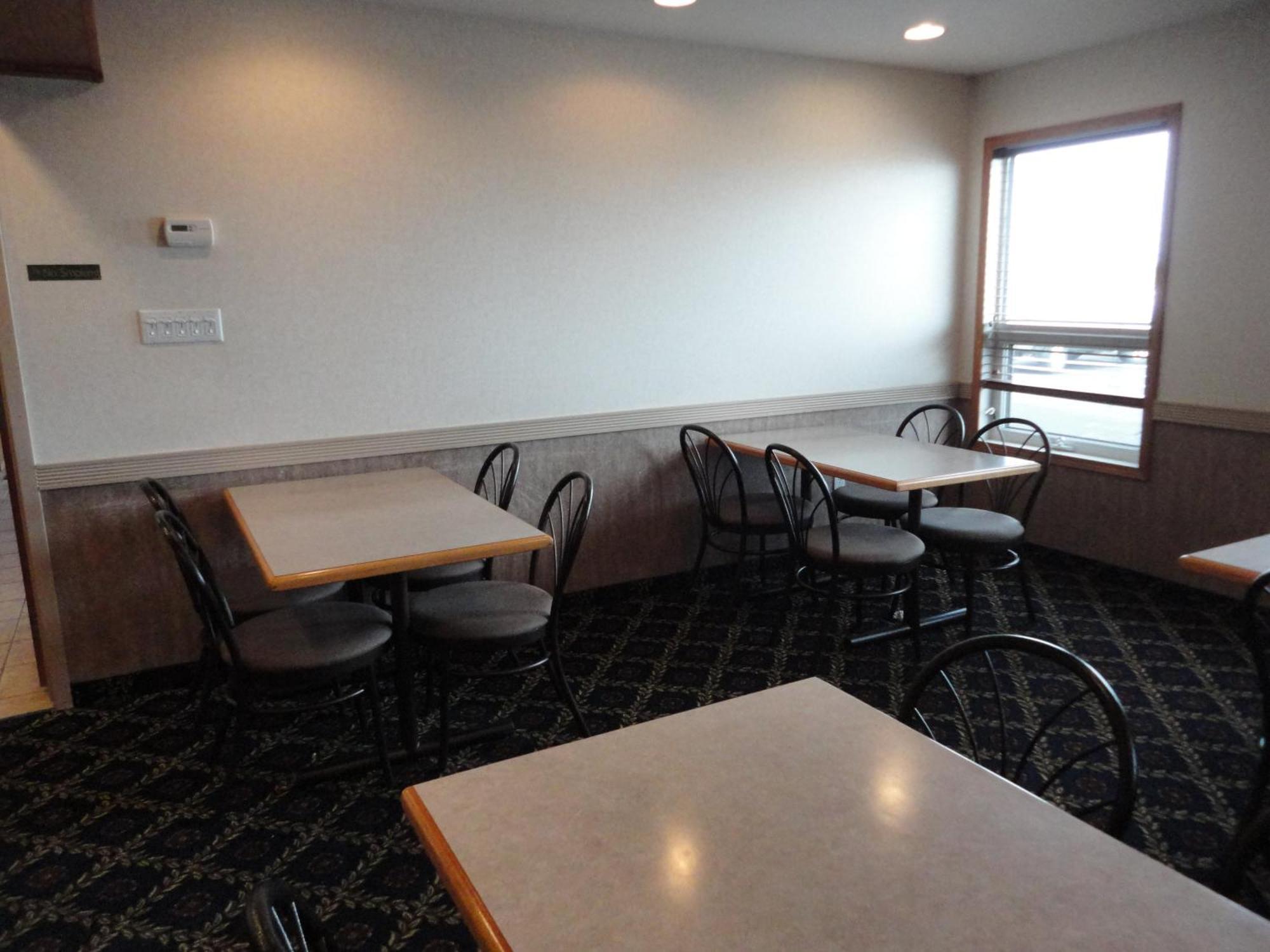 Weyburn Perfect Inns & Suites מראה חיצוני תמונה