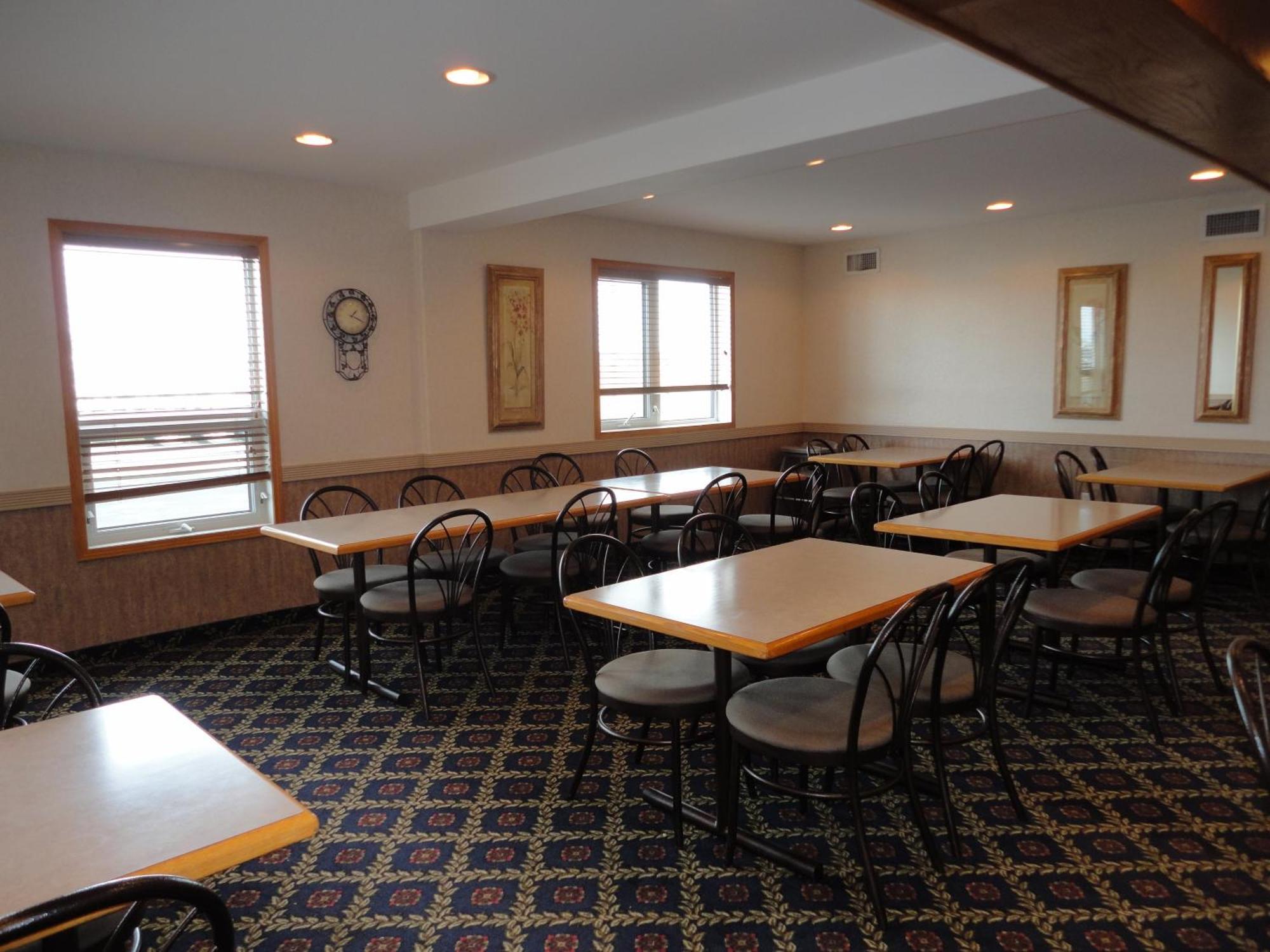 Weyburn Perfect Inns & Suites מראה חיצוני תמונה