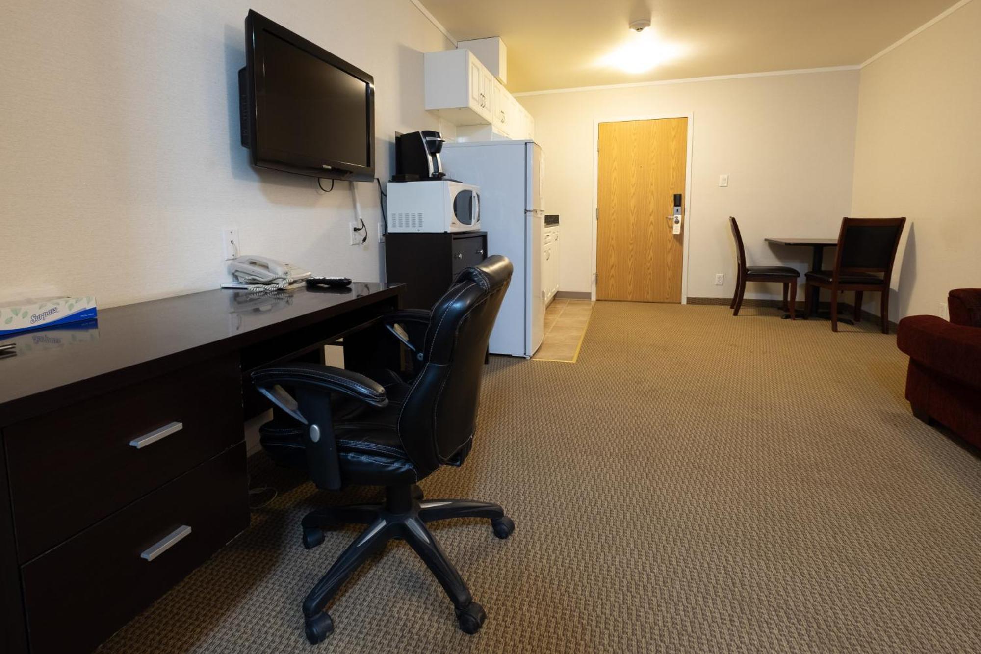 Weyburn Perfect Inns & Suites חדר תמונה