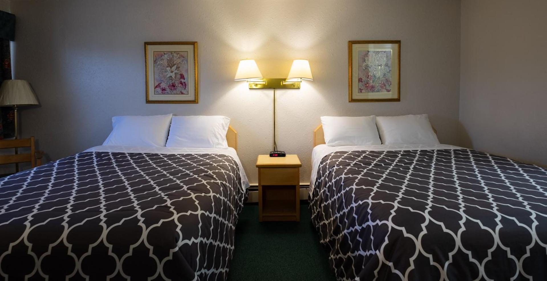 Weyburn Perfect Inns & Suites מראה חיצוני תמונה